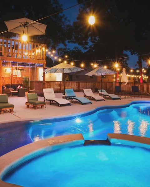 Toes Up Resort - Hotel in New Braunfels