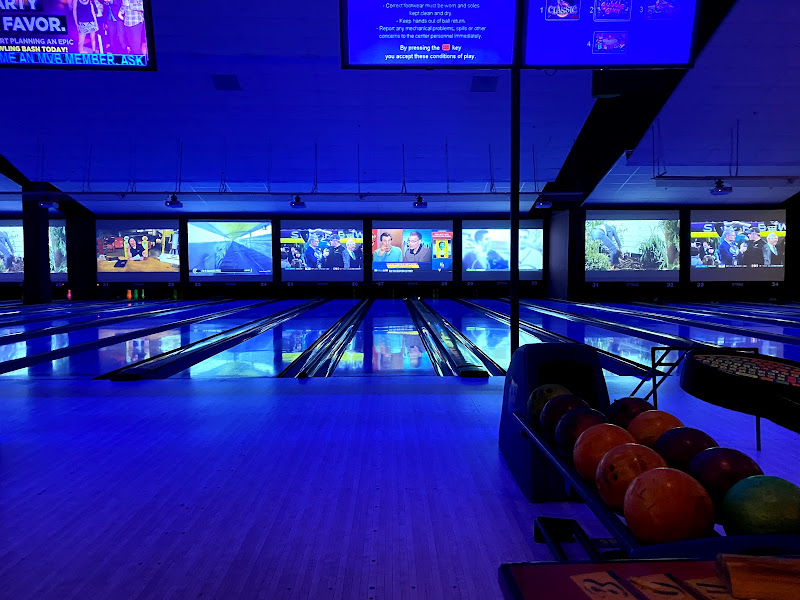 Bowlero Doral