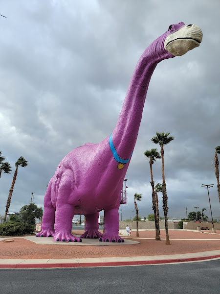 Cabazon Dinosaurs - World's Biggest Dinosaurs - Tourist attraction in Cabazon