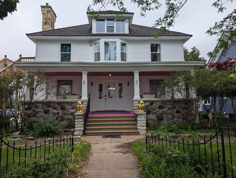 The Queen - Hotel in Sturgeon Bay