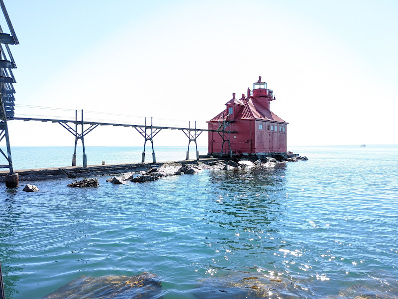 Sturgeon Bay Ship Canal Pierhead Front Lighthouse - Tourist attraction in WI 54235
