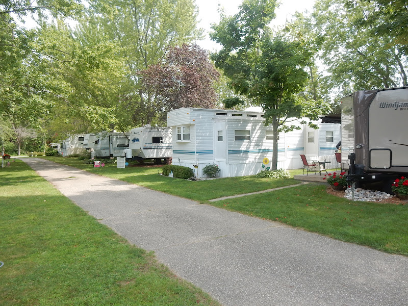 Singing Sands RV Park - RV park in South Haven