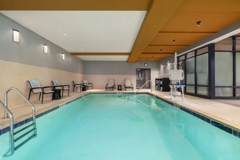 Courtyard by Marriott Portland Downtown/Waterfront photo