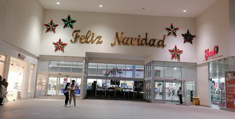 Patio Los Cabos - Shopping mall in Brisas del Pacifico