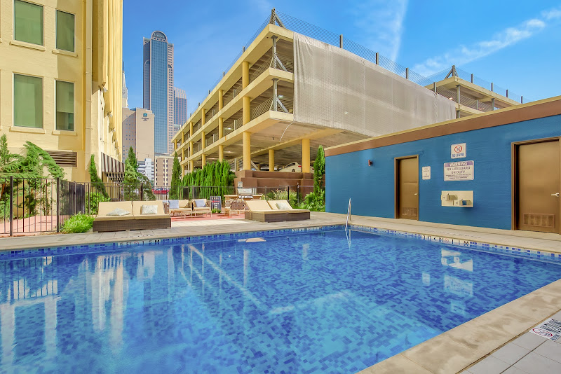 Amyfinehouse Luxury Downtown Stay