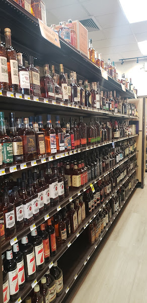 Breckenridge Market & Liquor - Grocery store in Breckenridge