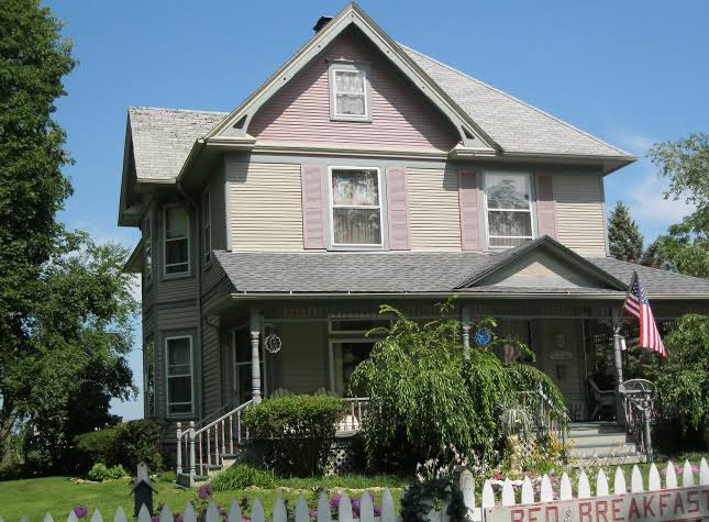 Cases Turn Of the Century Bed And Breakfast - Bed & breakfast in Lake Geneva