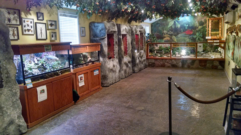 The Original Mackinac Island Butterfly House Gift Shop - Gift shop in Mackinac Island