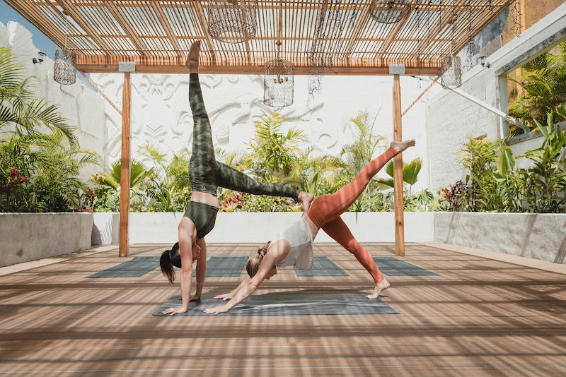 Yoga Under the Palms Kaimukī