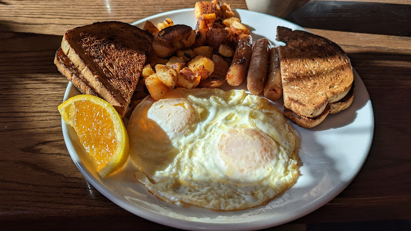 Charlie's Bar & Kitchen - Restaurant in Lake George
