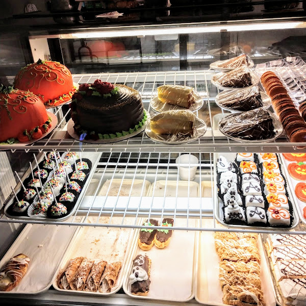 Adonna's Garden St Cafe and Bakery