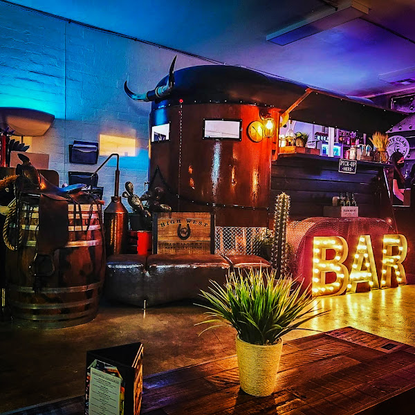 Horse Trailer Hideout - Bar in Las Vegas