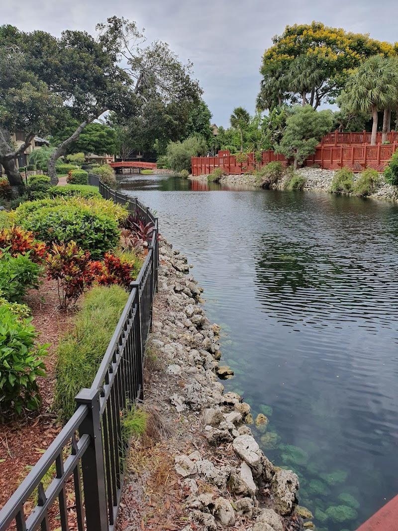 Park Shore Resort Private Vacation Rentals photo