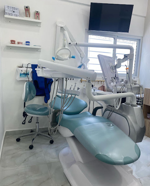 Clinica Dental Dra. Rosa Maria Garcia Castillo - Dentist in 136 A