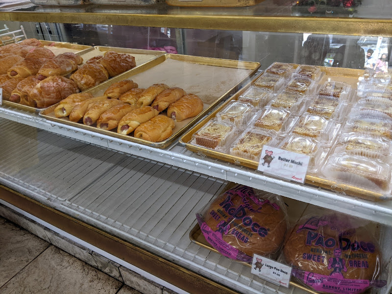 Leonard's Bakery Malasada Truck - Bakery in Honolulu
