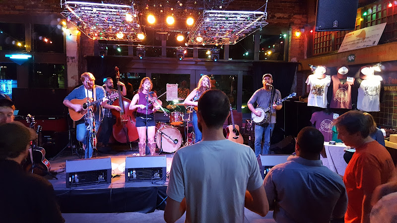 HiFi Clyde's Chattanooga - Bar in Chattanooga
