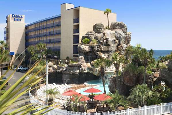 Days Inn by Wyndham Panama City Beach/Ocean Front - Hotel in Panama City Beach