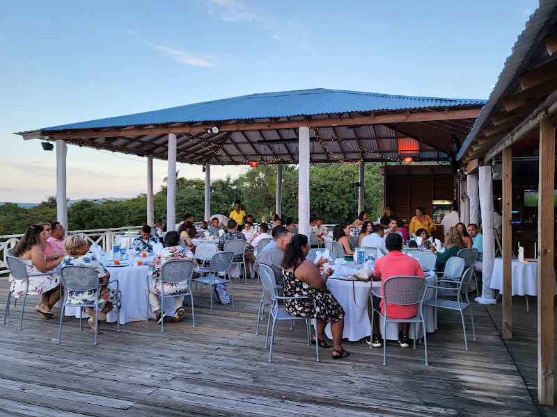Oceans on the Ridge - Restaurant in Ocho Rios