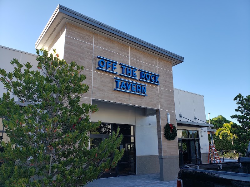 Off The Rock Tavern - Bar in Naples
