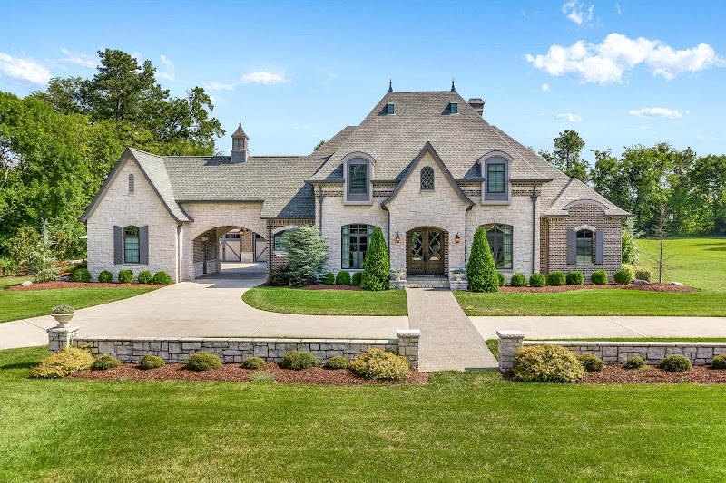 Linda Brock Homes with Real Estate Partners Chattanooga, LLC - Real estate agency in Chattanooga