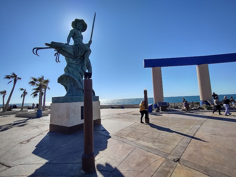 Malecón Fundadores 항구 - Tourist attraction in El Puerto