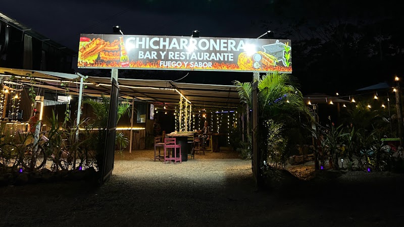 Chicharronera Bar Restaurante Fuego y Sabor - Bar & grill in Av. 351