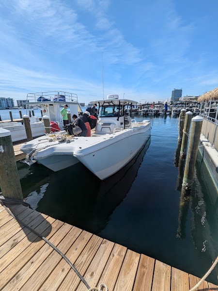 Gilligan’s Marina - Marina in Destin