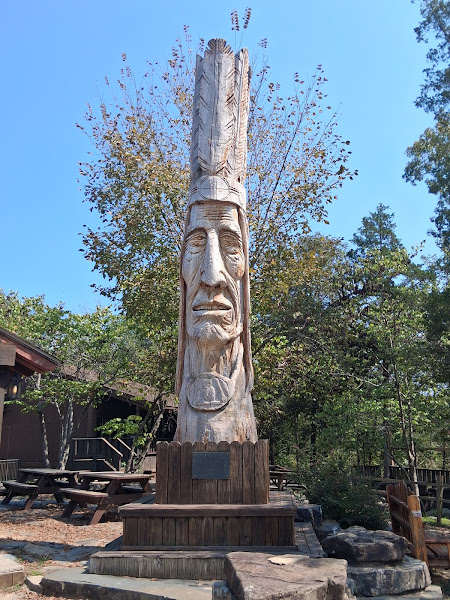 Beaver's Bend State Park and Gift Shop - Gift shop in Broken Bow