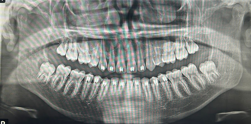 Sadhwani's Dental Care - Dental clinic in 19D
