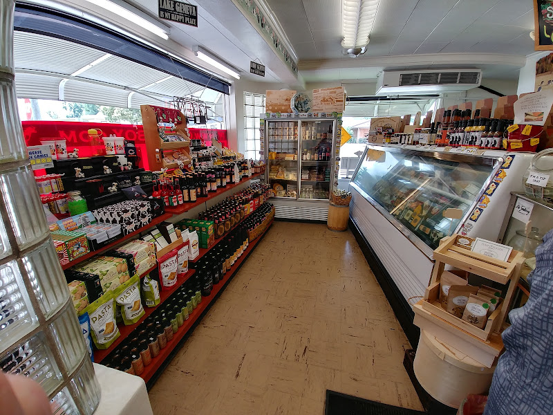 The Cheese Box - Cheese shop in Lake Geneva