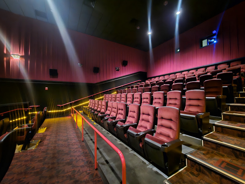 AMC Galewood Crossings 14 - Movie theater in Chicago