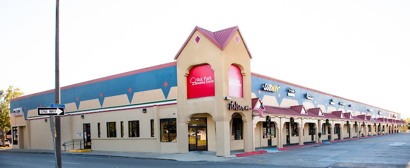 Oak Park Shopping Center