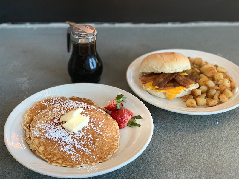 TR's Restaurant - American restaurant in 2223 Canada St Route 9