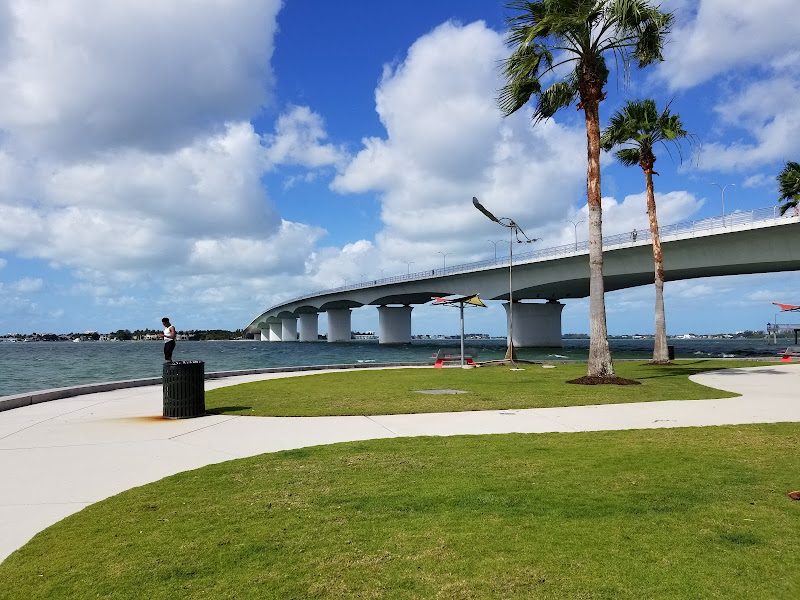 Ringling Bridge Causeway Park - Tourist attraction in John Ringling Cswy