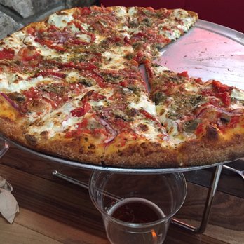 Fahrenheit Pizza & Brew - Pizza restaurant in Asheville