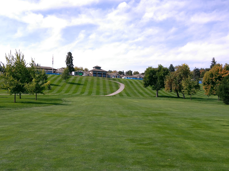 Hillcrest Country Club Inc