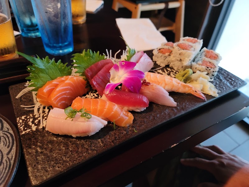 Kizuna Sushi Bar & Grill photo
