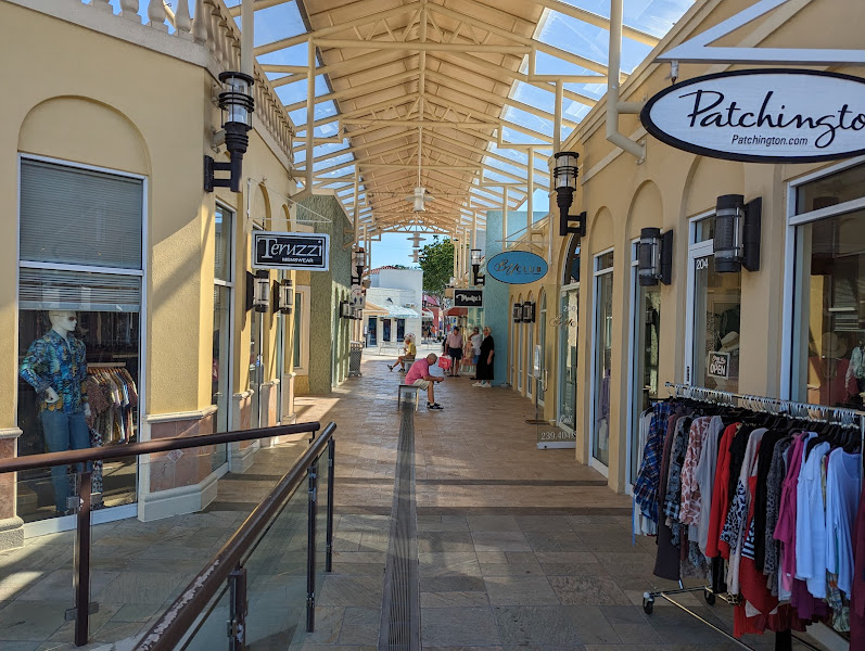 The Village Shops on Venetian Bay