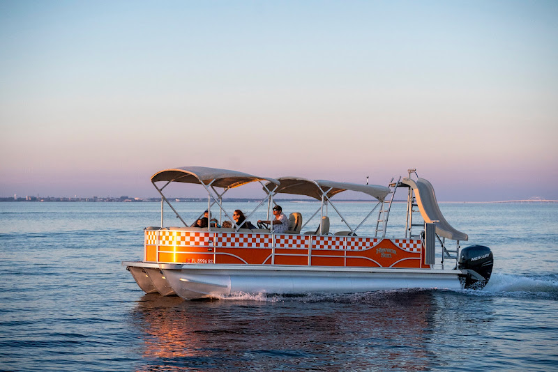 Pontoon Cruises Pensacola - Boat rental service in Pensacola Beach