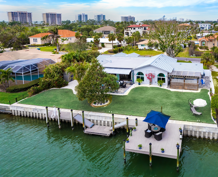 LBKathy Group - Kathy Callahan - Real estate agent in Longboat Key