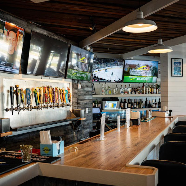 The Gulf Club Restaurant and Sports Pub - Bar in Destin
