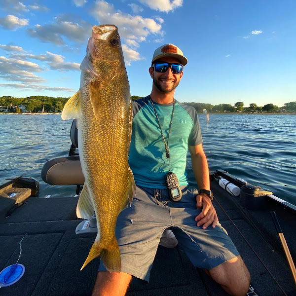 Louie’s Get Hooked Guide Service - Fishing charter in Williams Bay