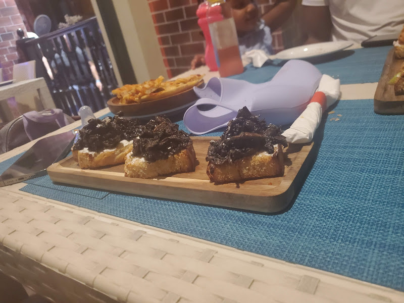 Ciao Bella Art Cafe & Restaurant