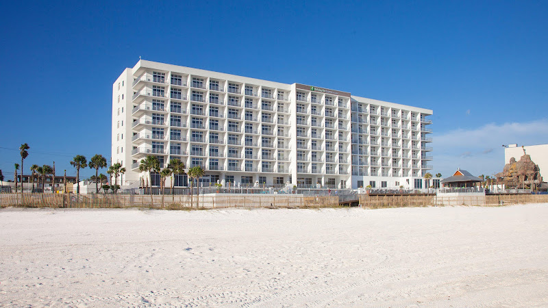 Holiday Inn Express & Suites Panama City Beach - Beachfront by IHG - Hotel in Panama City Beach