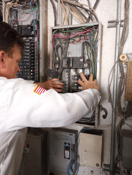 MK Electric Man - Electrician in New Orleans