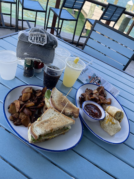 Buoys Waterfront Bar and Grill - Restaurant in St Pete Beach