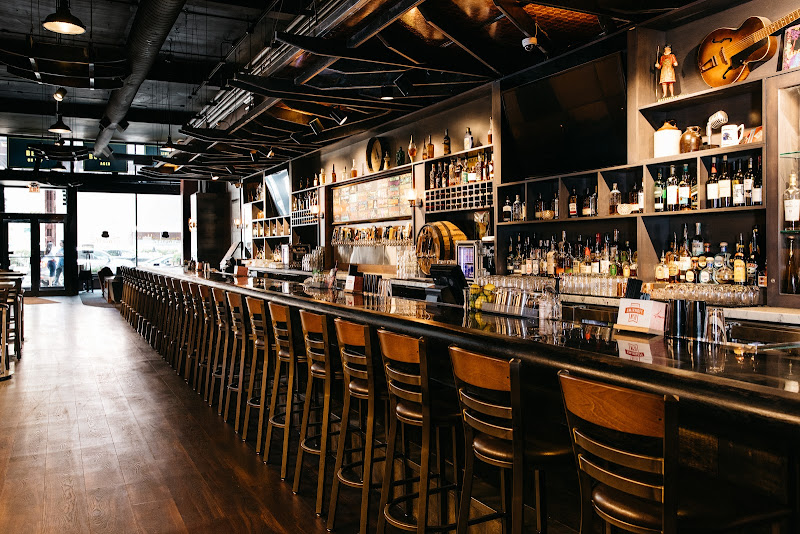 2Twenty2 Tavern - Bar in Chicago