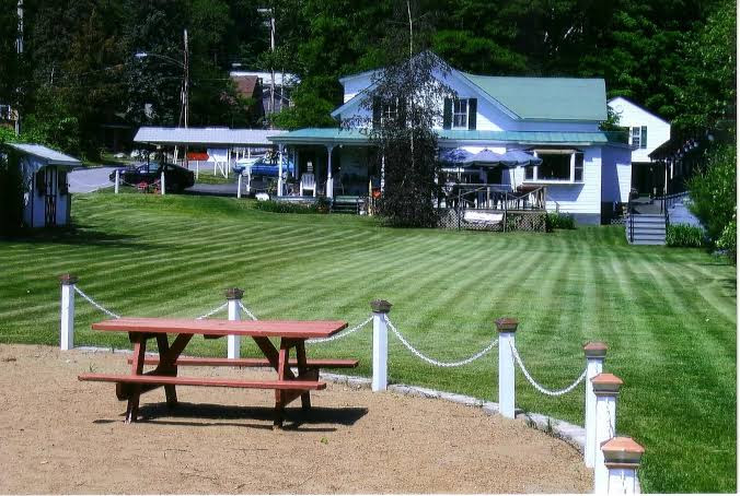 Shore Meadows Lodge, LLC - Hotel in Lake George
