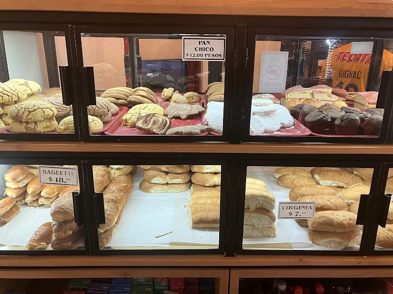 Panaderia Cornejo.Sucursal 5 - Bakery in Centro