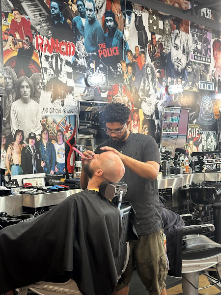Floyd's 99 Barbershop